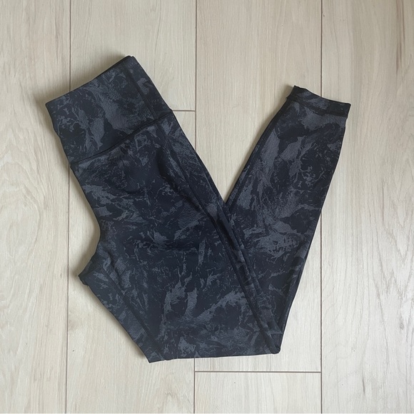 Lolë patterned workout leggings - Picture 3 of 6